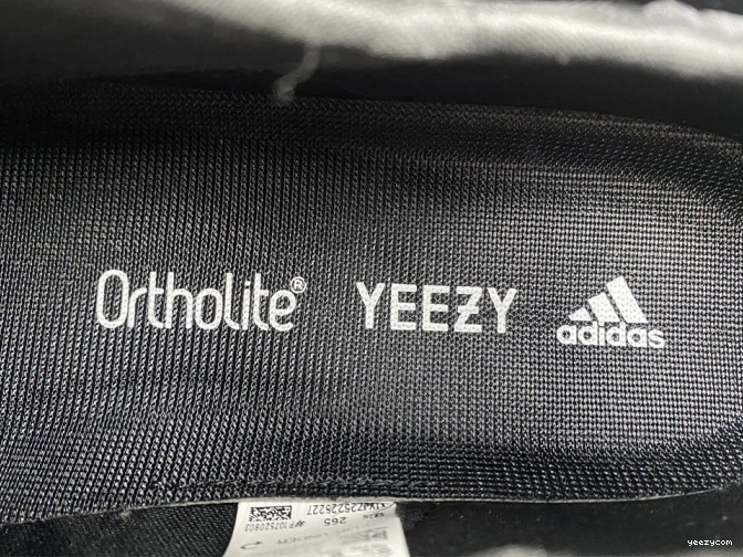 H68032 400 ADIDAS YEEZY 0730
